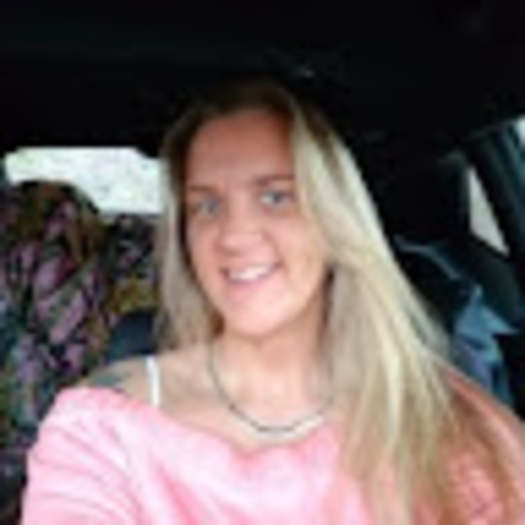 Meet your Posher, Shirley - Picture 1 of 1